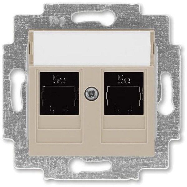 Розетка компьютерная встраиваемая ABB Levit RJ45, cat 5е, цвет кофе макиато/белый